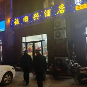 同和执法中队：“油烟检查促整改，绿色饭店共创建”