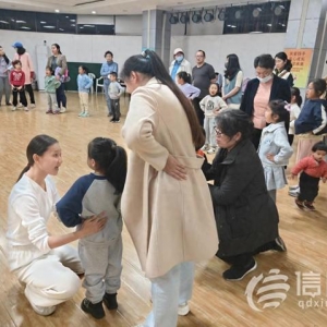 白天上班晚上学特长 青岛市北区艺术夜校受到市民追捧