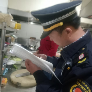 李园街道综合行政执法中队：“信用+执法”整治城市餐饮油烟，共筑蓝天防线 ...