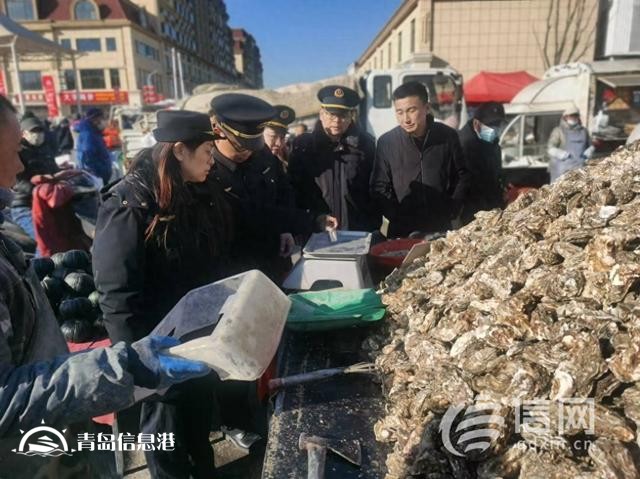 城阳区市场监管局深入农村大集 护航春节市场计量公平