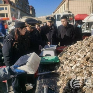 城阳区市场监管局深入农村大集 护航春节市场计量公平