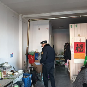 李园街道综合行政执法中队：节前市容秩序整治，给城市“美颜”迎新年 ...