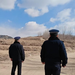 平度市东阁街道执法中队对随意倾倒建筑垃圾“零容忍”，守护生态环境底线 ...
