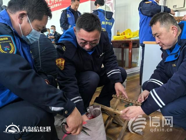 ​信新相映便民服务大集走进营子社区 磨刀再添一位“实力干将”