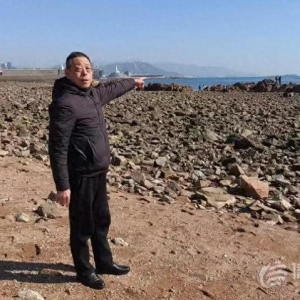 “青岛大爷”蓝正信再出手 成功救出2名遇险游客