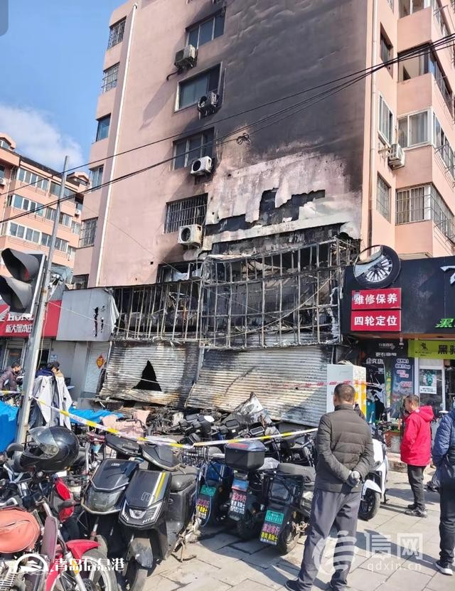 青岛沈阳路一电动车行突发火情 扑救及时火势很快被控制