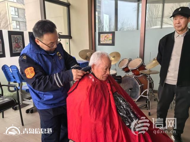 ​台柳路社区开展“红柳情”便民小专场活动 磨刀服务又添“新”力