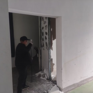 打通生命通道 李园街道综合行政执法中队拆除占用消防通道违建 ...