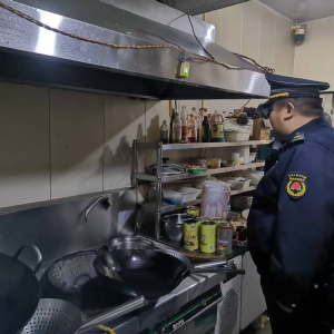 李园街道综合行政执法中队：严格执法控油烟，营造清新辖区环境 ...