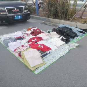 凤台中队：高效清理商贩 筑牢校园安全防线