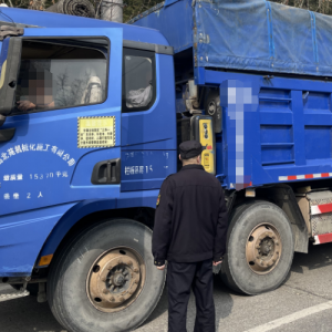 平度市东阁街道执法中队扬尘管控多维发力，全力守护“天空蓝” ...